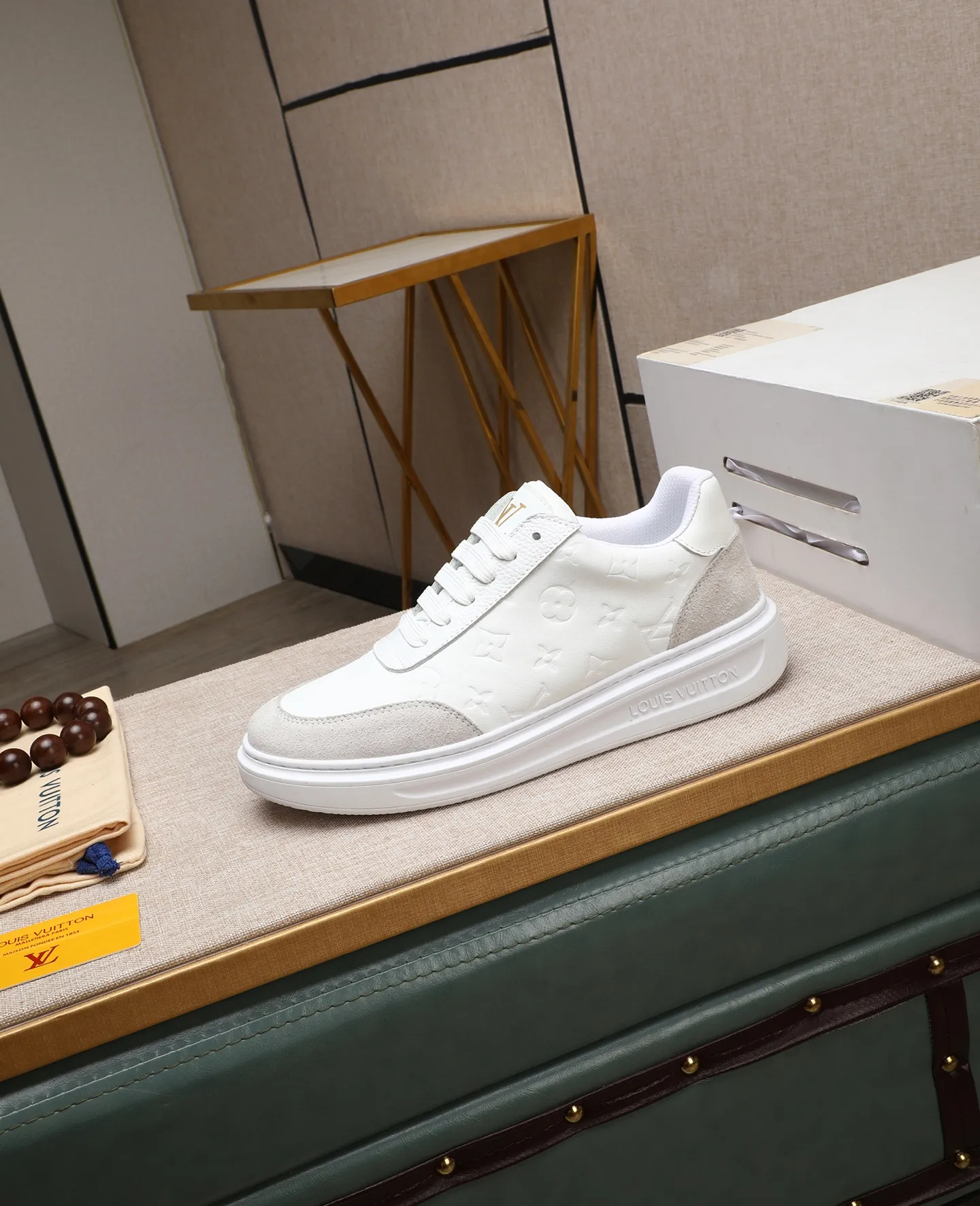 Men's shoes 💰540 📛📛【LOUIS VUITTON】Louis Vuitton new product👟Milan fashion catwalk style🇰🇾🇰🇾LV family logo, celebrity style, a must-have for fashionistas⚠️Classic presbyopia flower➕Water-dyed cow lining➕Special outsole👞Number 38-44 (45 46 custom-made)